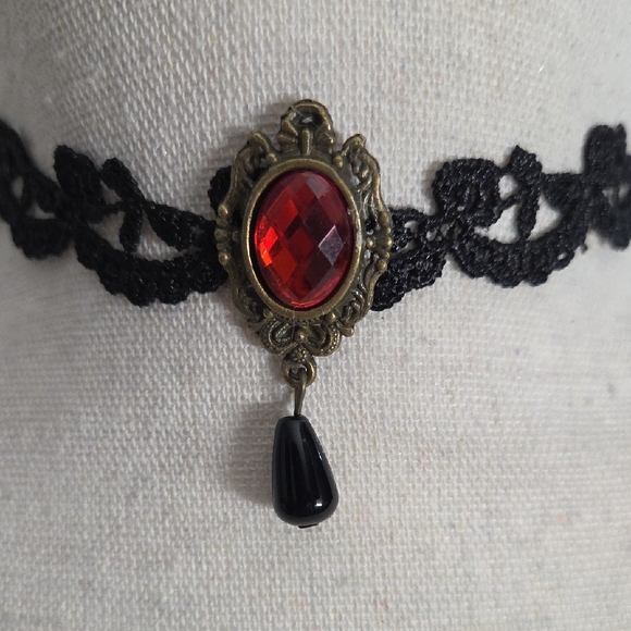 Black Lace Choker with Red Gemstone - Picture 4 of 6